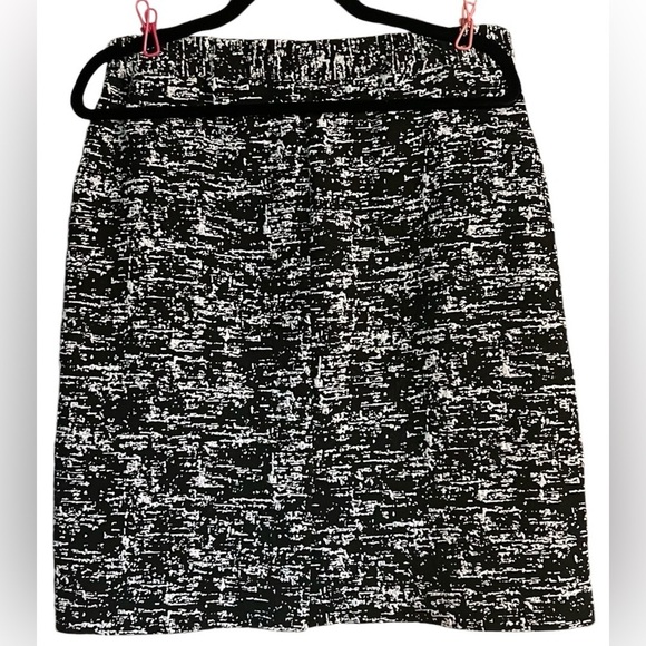 DANA BUCHMAN Black/Cream Pattern Super Soft, Slip On, Pencil Skirt, Large, GUC. - Picture 6 of 7